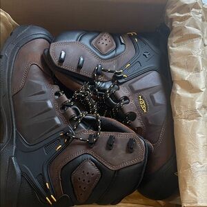 KEEN Men's Brown and Black Outdoor Boots